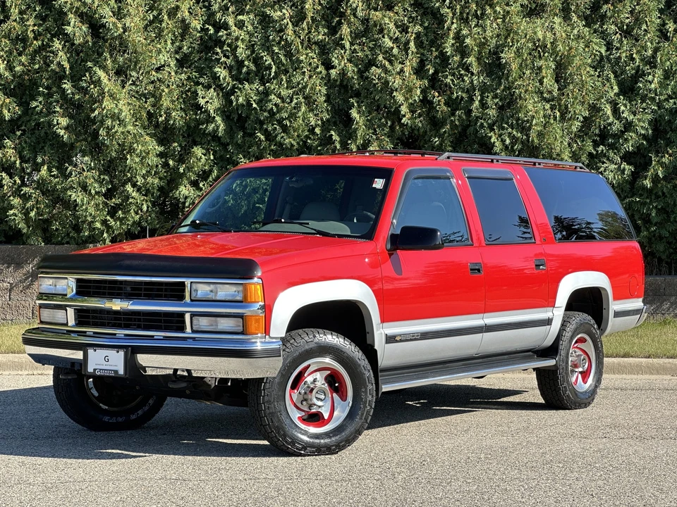 1995 Chevrolet Suburban 8th Gen - Image 4 of 31