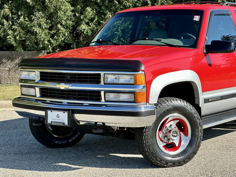 1995 Chevrolet Suburban 8th Gen - Image 17 of 31