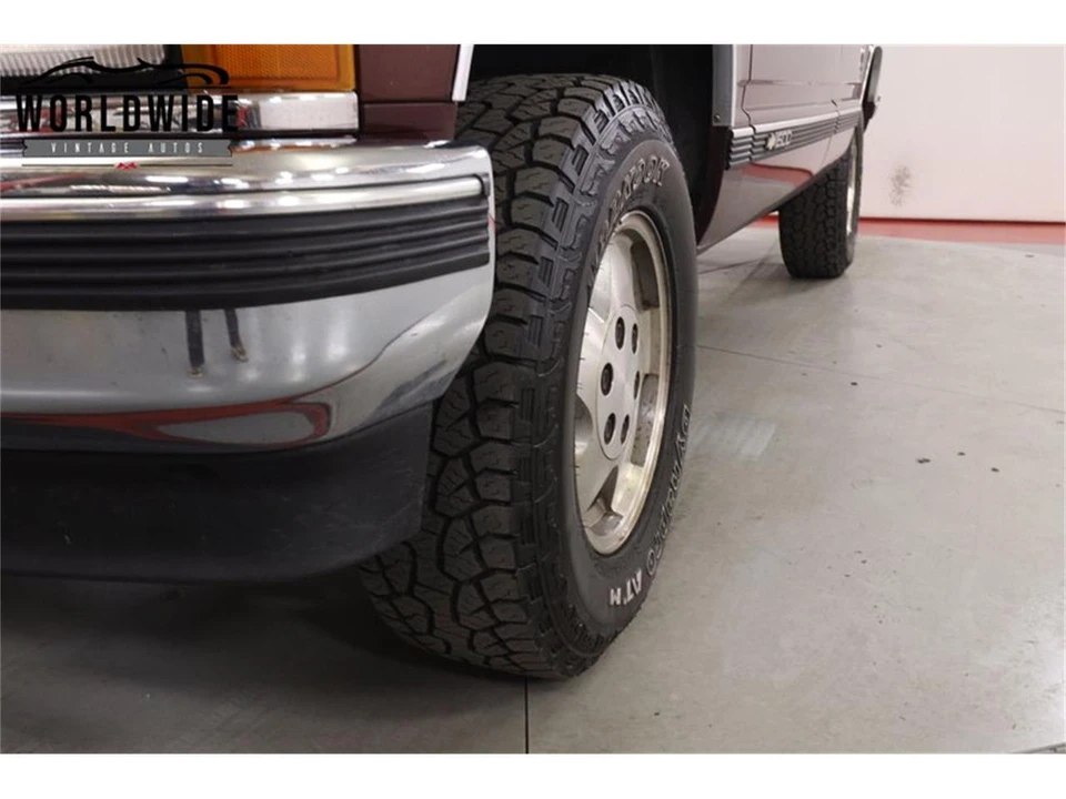 1995 Chevrolet Tahoe 1st Gen - Image 11 of 31