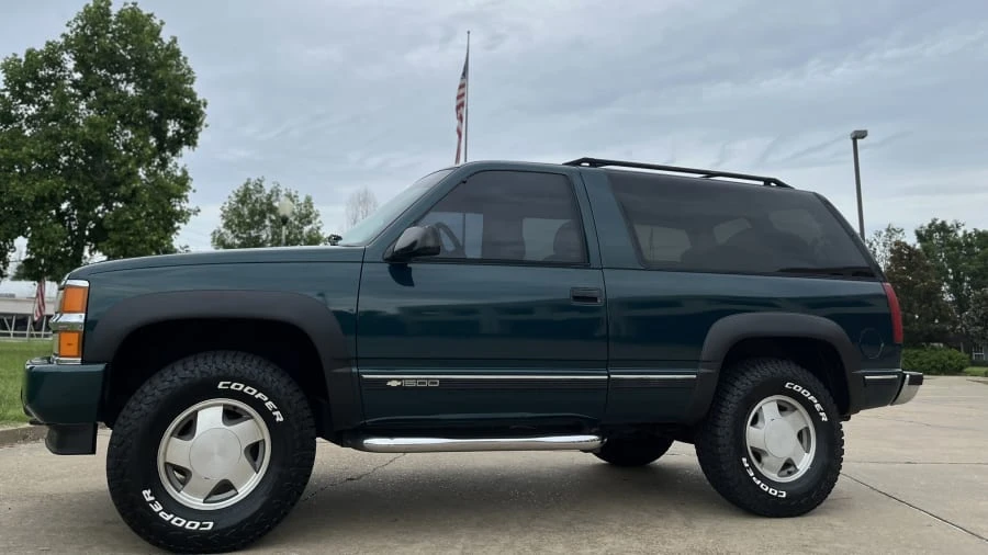 1995 Chevrolet Tahoe 1st Gen - Image 2 of 13
