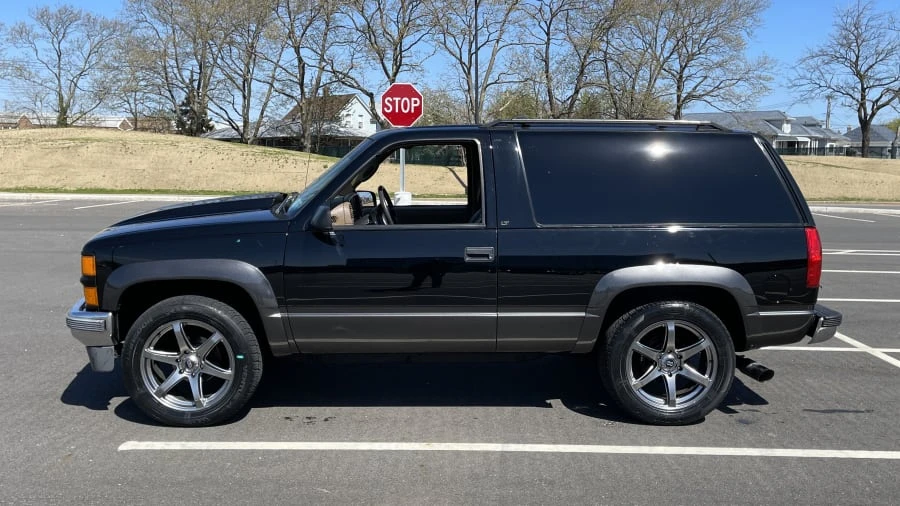 1995 Chevrolet Tahoe 1st Gen - Image 2 of 26