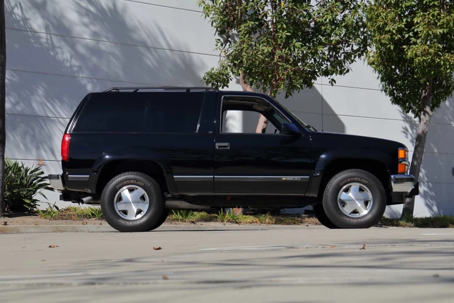 1995 Chevrolet Tahoe 1st Gen - Image 2 of 31