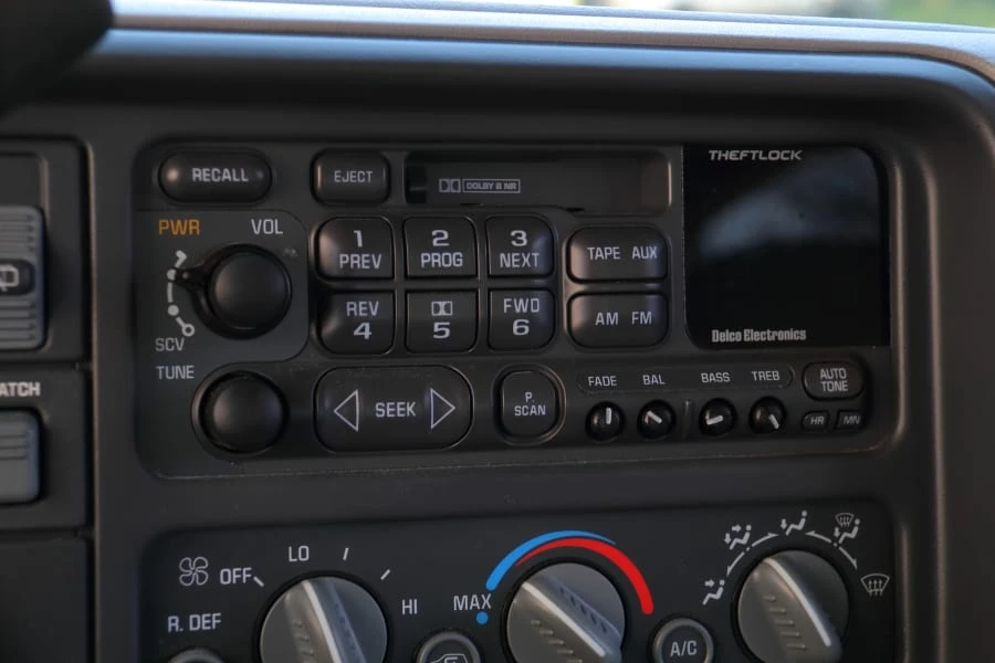 1995 Chevrolet Tahoe 1st Gen - Image 22 of 31