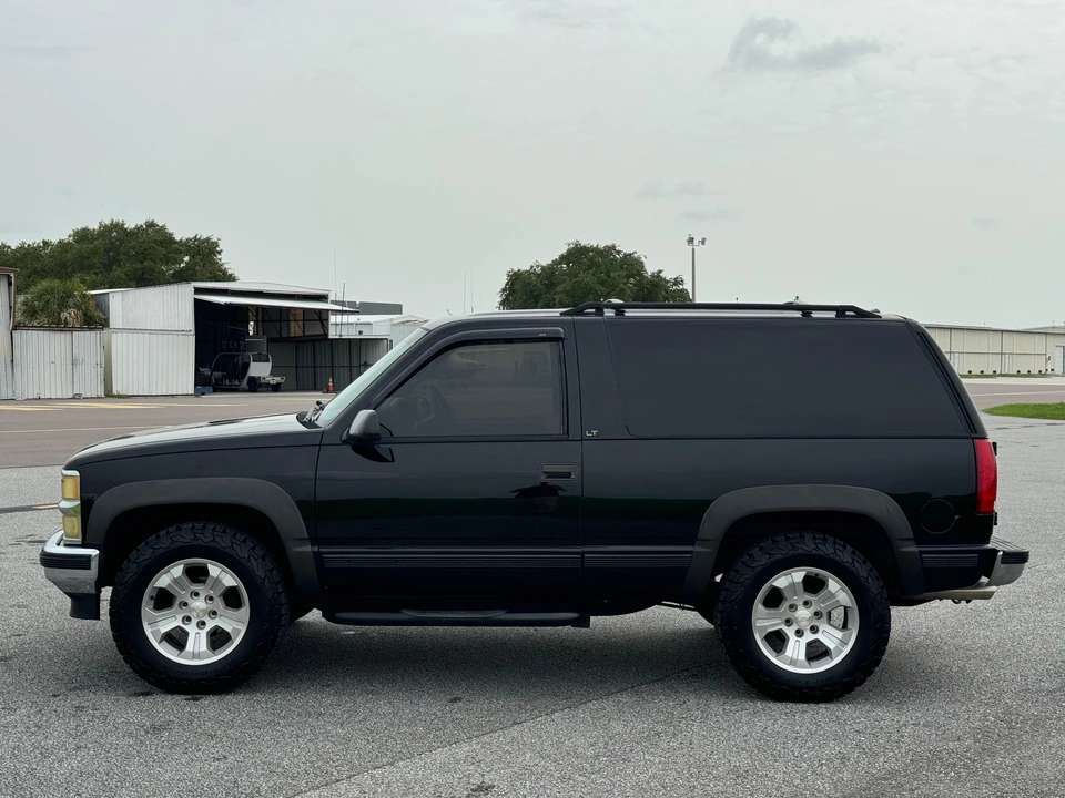 1995 Chevrolet Tahoe 1st Gen - Image 10 of 31