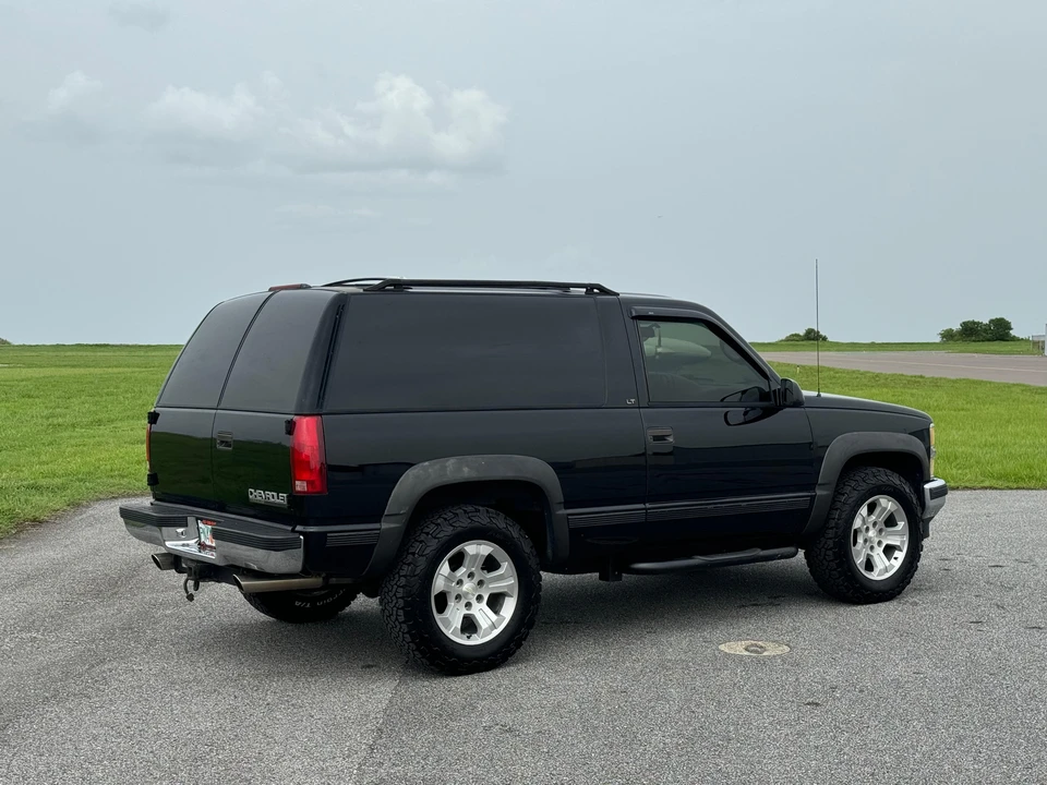 1995 Chevrolet Tahoe 1st Gen - Image 19 of 31