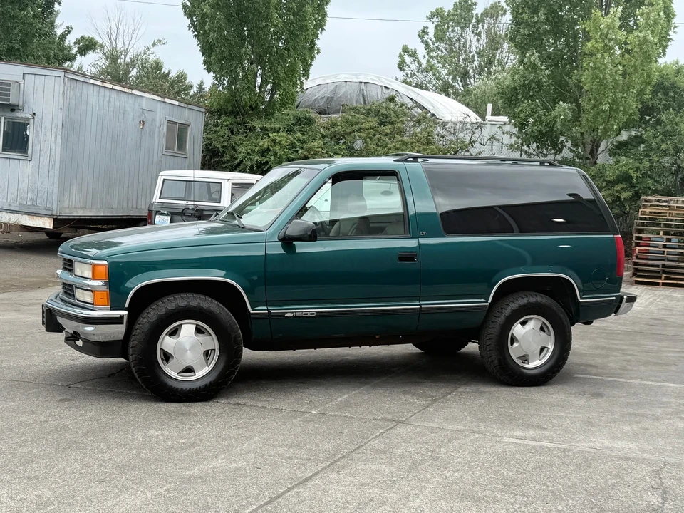 1995 Chevrolet Tahoe 1st Gen - Image 2 of 31