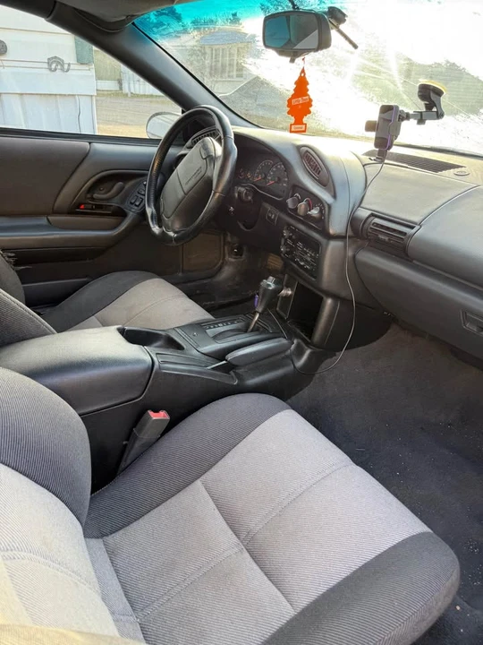 1995 Chevrolet Camaro 4th Gen - Image 2 of 5