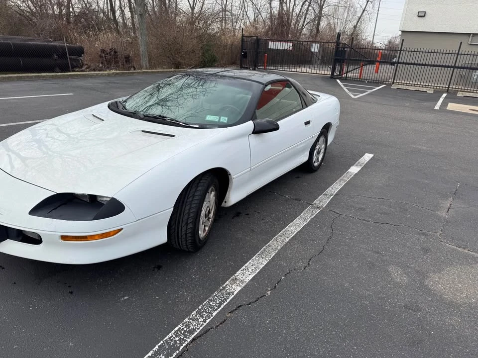 1995 Chevrolet Camaro 4th Gen - Image 2 of 5