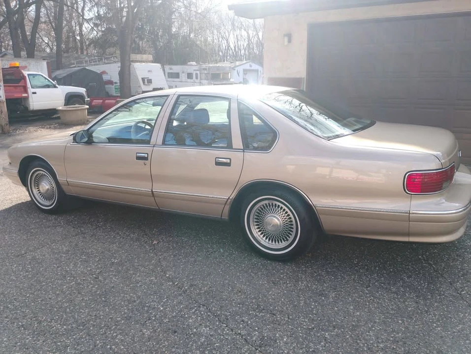 1995 Chevrolet Caprice - Image 6 of 10
