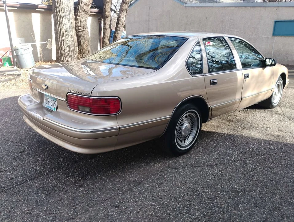 1995 Chevrolet Caprice - Image 4 of 10