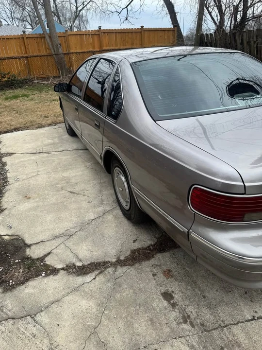 1995 Chevrolet Caprice - Image 5 of 10