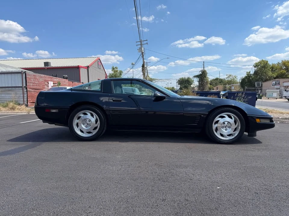 1995 Chevrolet Corvette C4 - Image 17 of 18