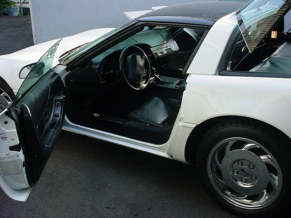 1995 Chevrolet Corvette C4 - Image 6 of 8