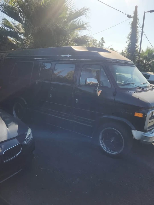 1995 Chevrolet G-Series Van - Image 2 of 4