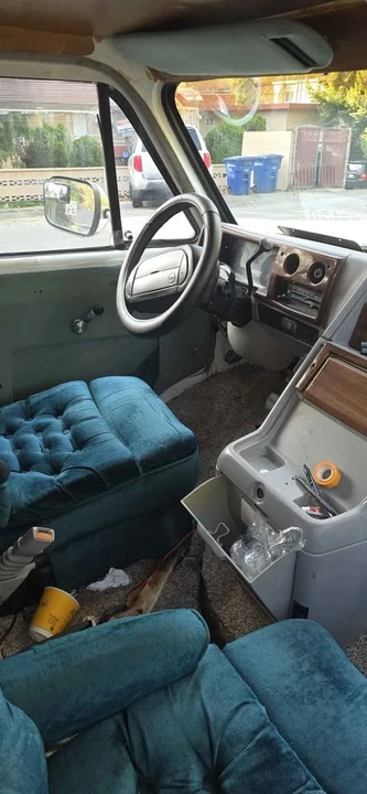 1995 Chevrolet G-Series Van - Image 6 of 8