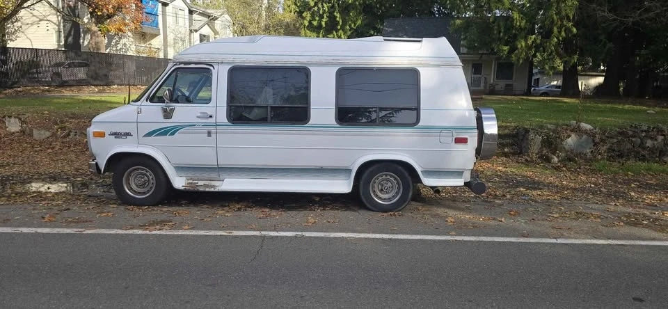 1995 Chevrolet G-Series Van - Image 3 of 8