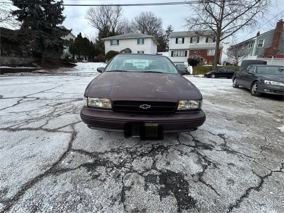 1995 Chevrolet Impala 7th Gen - Image 2 of 11