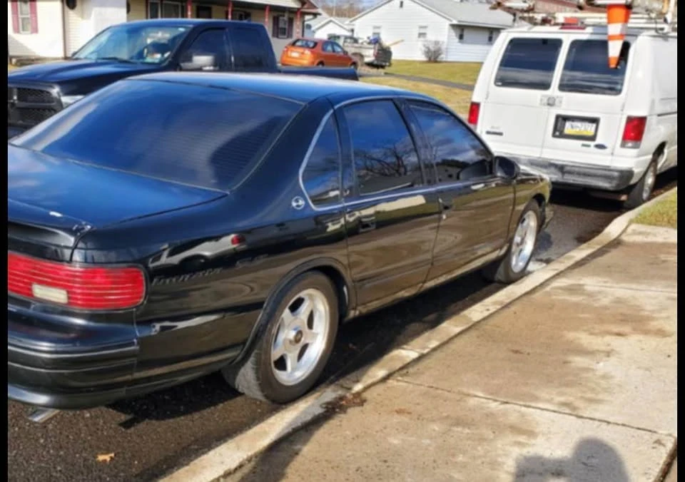 1995 Chevrolet Impala 7th Gen - Image 4 of 18