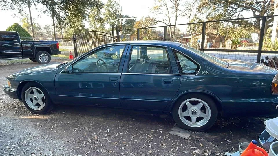 1995 Chevrolet Impala 7th Gen - Image 2 of 7