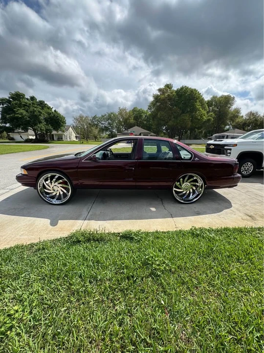 1995 Chevrolet Impala 7th Gen - Image 2 of 11