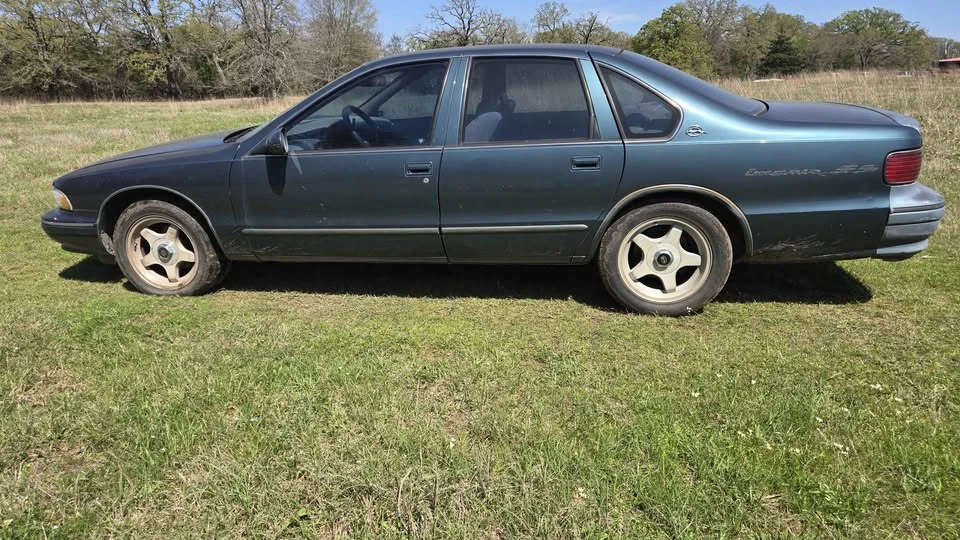 1995 Chevrolet Impala 7th Gen - Image 9 of 15