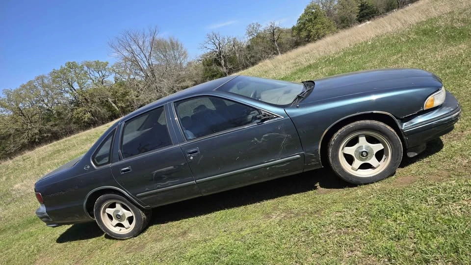 1995 Chevrolet Impala 7th Gen - Image 2 of 15