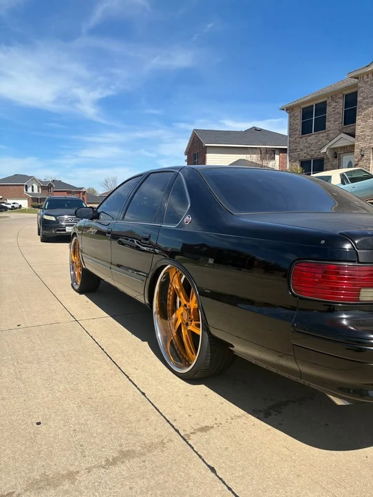 1995 Chevrolet Impala 7th Gen - Image 3 of 13