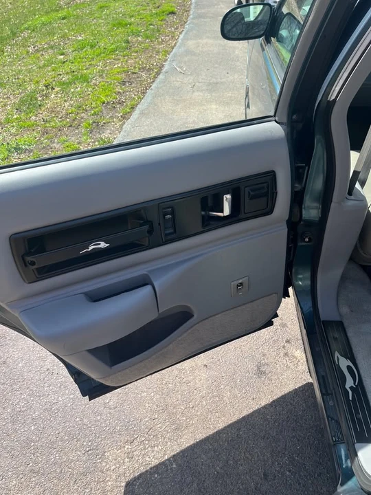 1995 Chevrolet Impala 7th Gen - Image 9 of 14