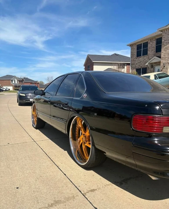 1995 Chevrolet Impala 7th Gen - Image 3 of 13