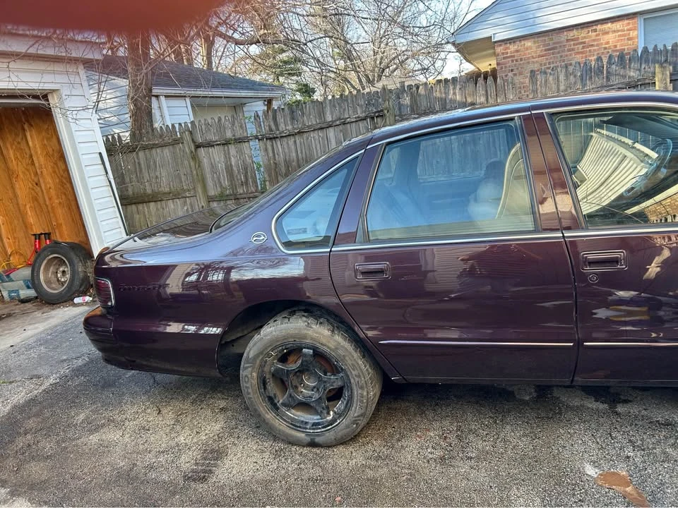 1995 Chevrolet Impala 7th Gen - Image 2 of 12