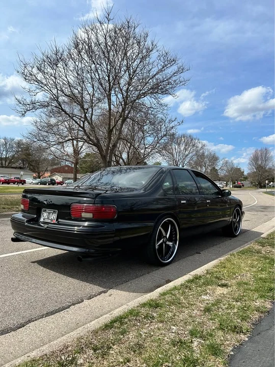 1995 Chevrolet Impala 7th Gen - Image 5 of 14