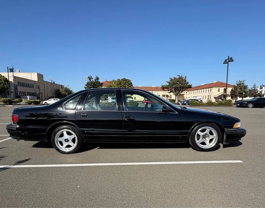 1995 Chevrolet Impala 7th Gen - Image 5 of 11