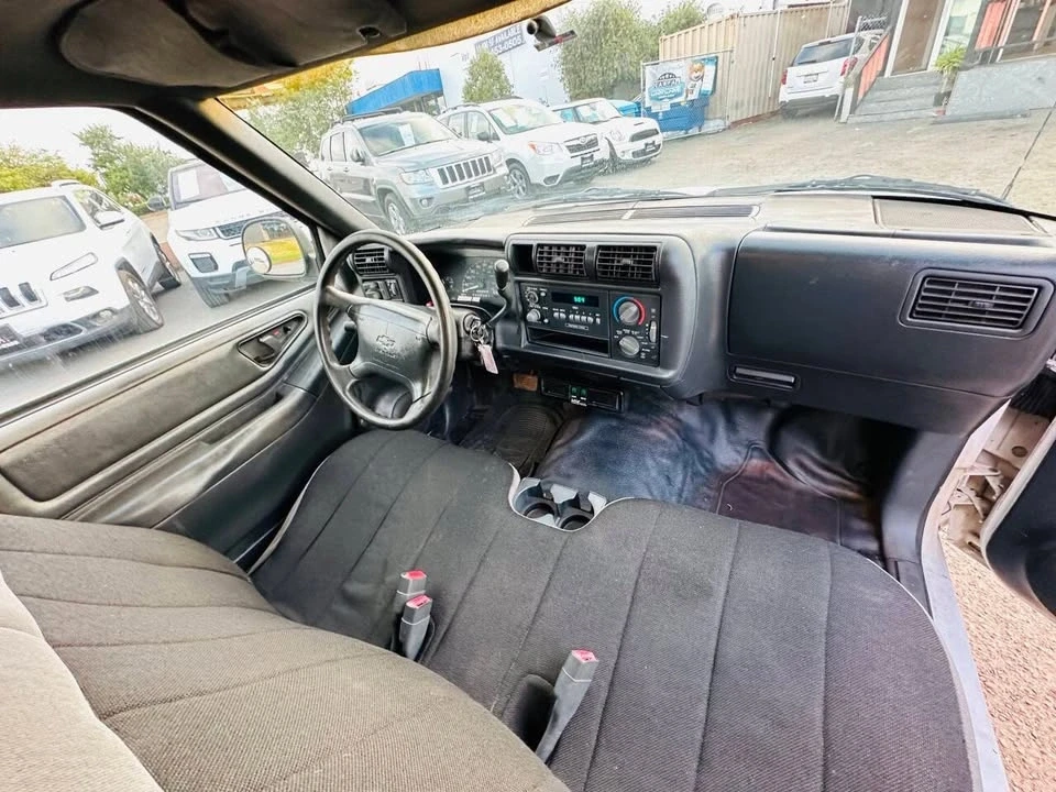 1995 Chevrolet S-10 - Image 10 of 19