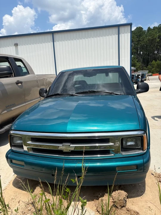 1995 Chevrolet S-10 - Image 2 of 12