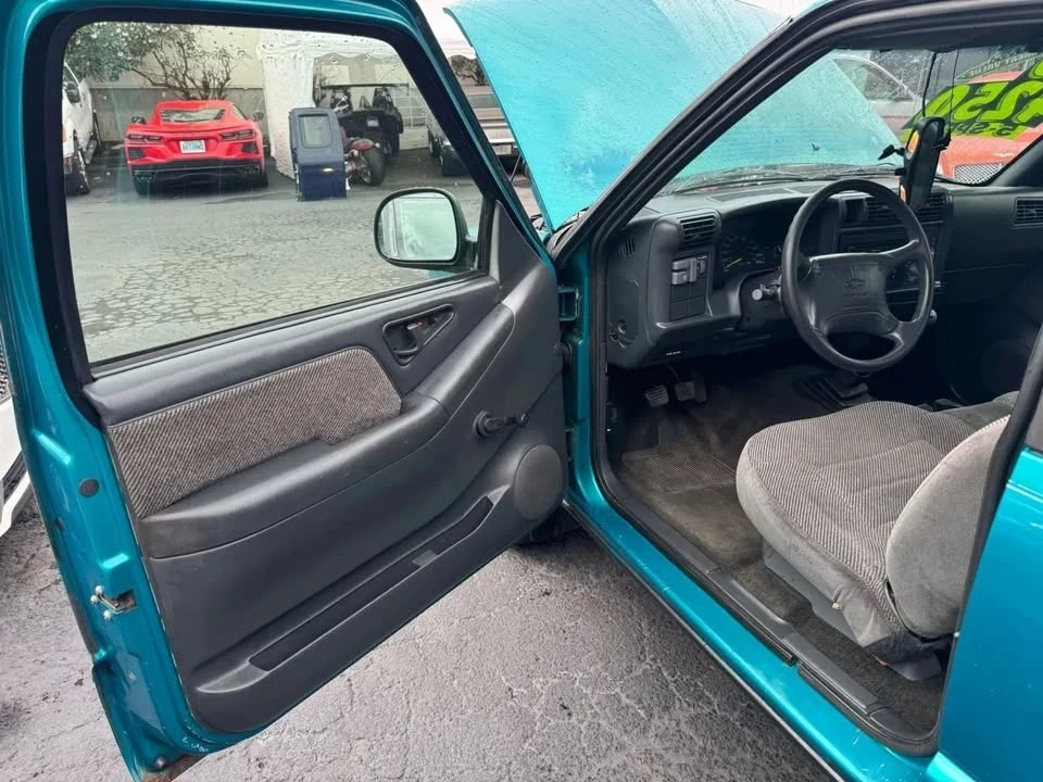 1995 Chevrolet S-10 Blazer 2nd Gen - Image 9 of 20