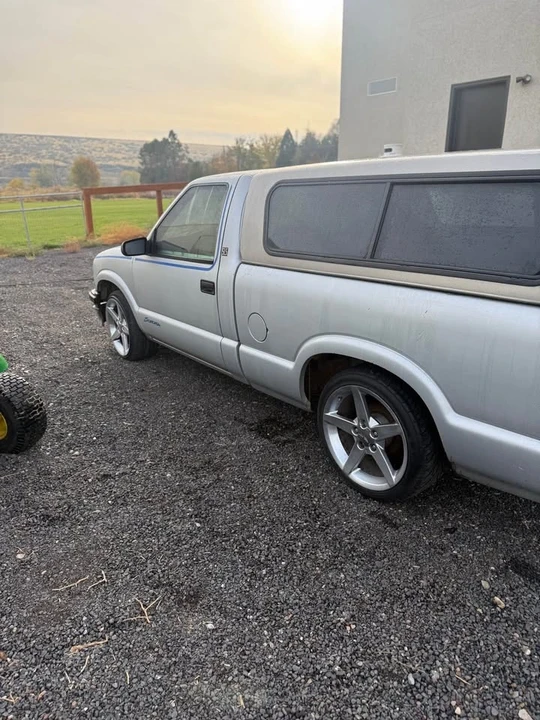 1995 Chevrolet S-10 - Image 3 of 10