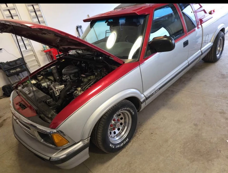 1995 Chevrolet S-10 - Image 2 of 9
