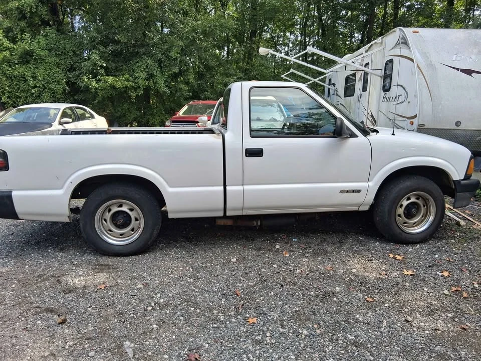 1995 Chevrolet S-10 - Image 2 of 10