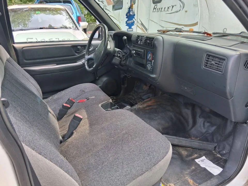 1995 Chevrolet S-10 - Image 4 of 10