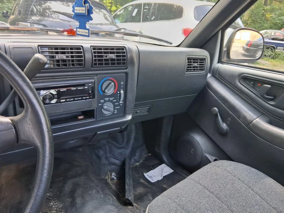 1995 Chevrolet S-10 - Image 6 of 10