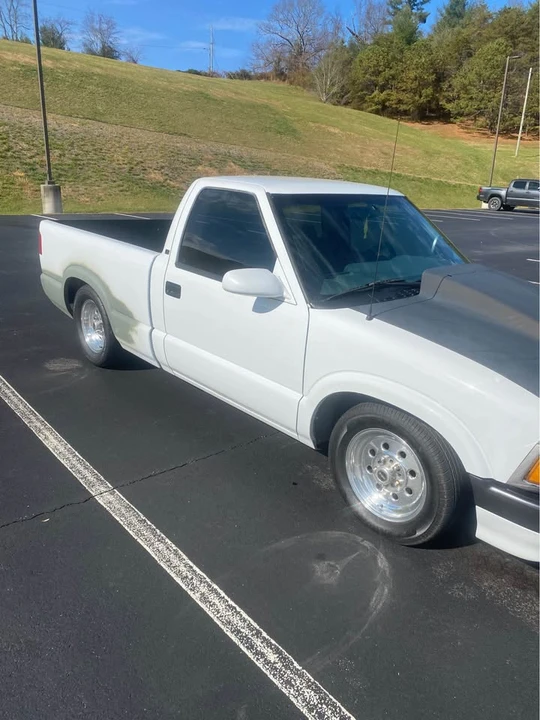 1995 Chevrolet S-10 - Image 2 of 10