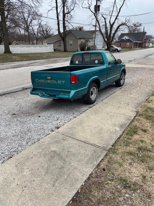1995 Chevrolet S-10 - Image 4 of 5