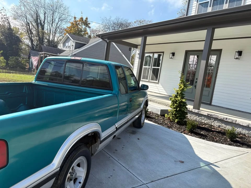 1995 Chevrolet S-10 - Image 2 of 9