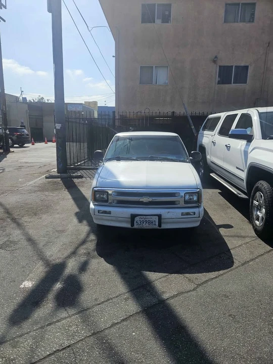 1995 Chevrolet S-10 - Image 2 of 3