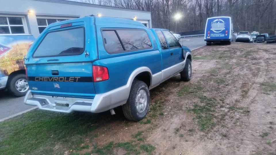 1995 Chevrolet S-10 - Image 2 of 10