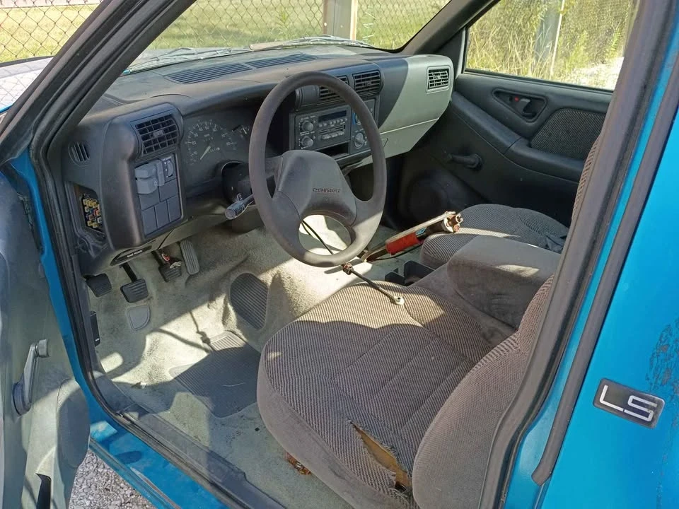 1995 Chevrolet S-10 - Image 9 of 13
