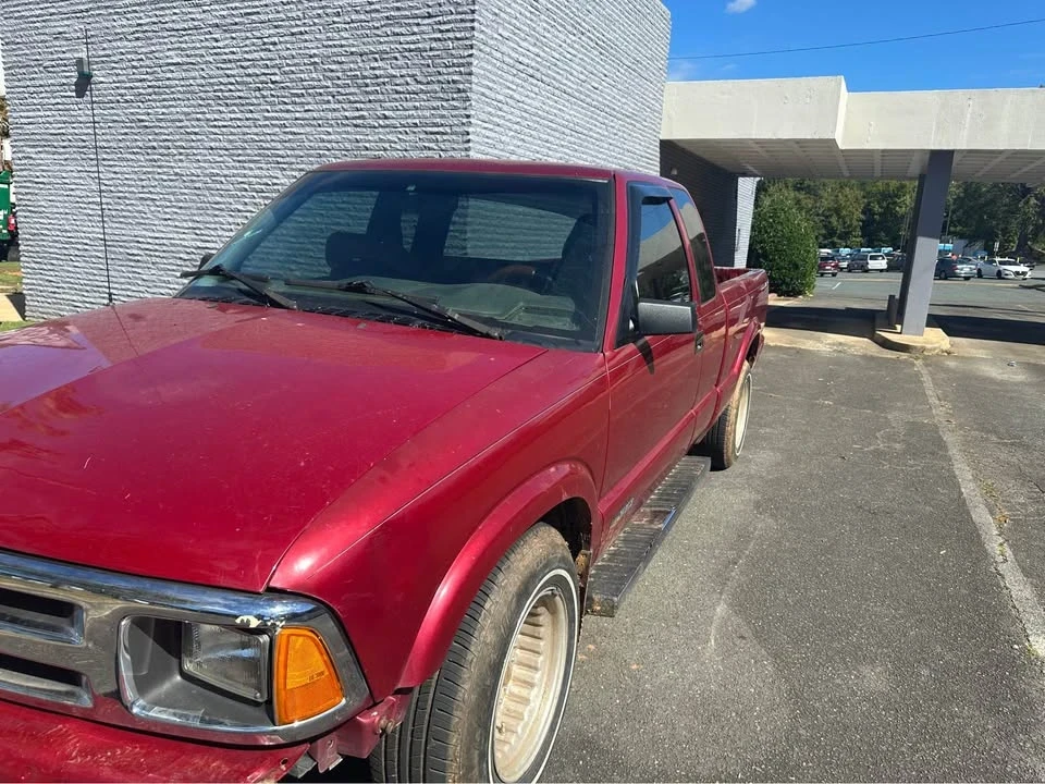 1995 Chevrolet S-10 - Image 2 of 7