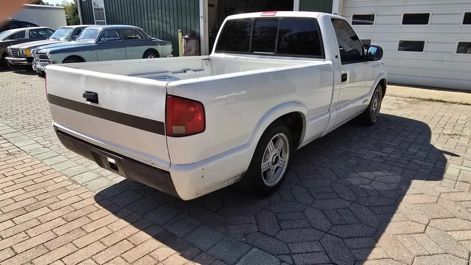 1995 Chevrolet S-10 - Image 2 of 10
