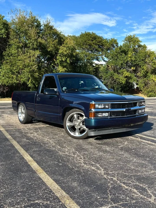 1995 Chevrolet Silverado 1st Gen - Image 2 of 12