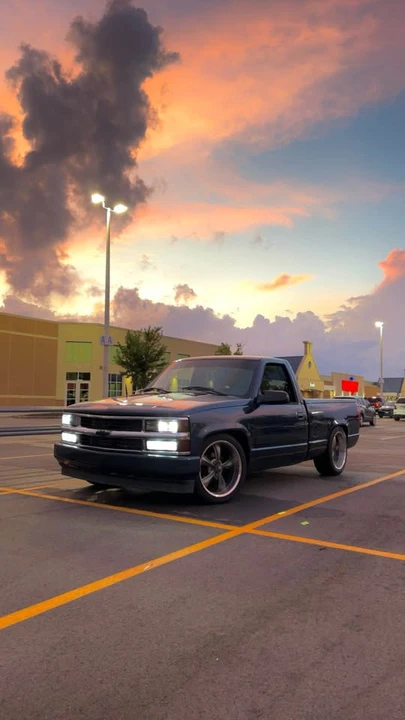 1995 Chevrolet Silverado 1st Gen - Image 3 of 12
